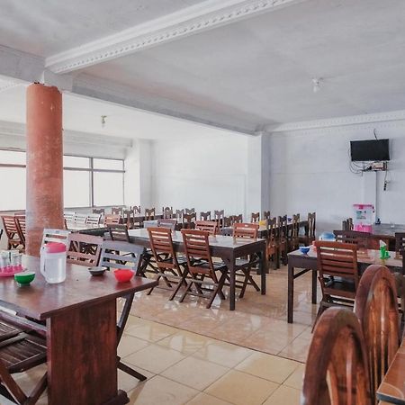 Hotel Reddoorz Syariah Near Kebun Raya Liwa Negarabatin Exterior foto