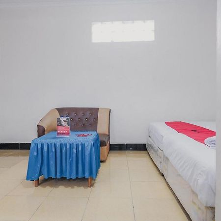 Hotel Reddoorz Syariah Near Kebun Raya Liwa Negarabatin Exterior foto