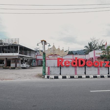 Hotel Reddoorz Syariah Near Kebun Raya Liwa Negarabatin Exterior foto