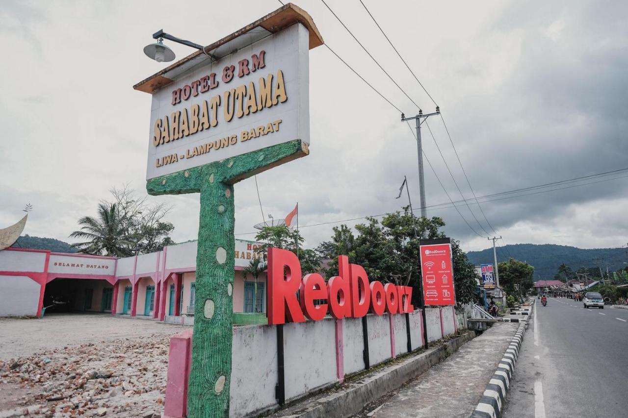 Hotel Reddoorz Syariah Near Kebun Raya Liwa Negarabatin Exterior foto