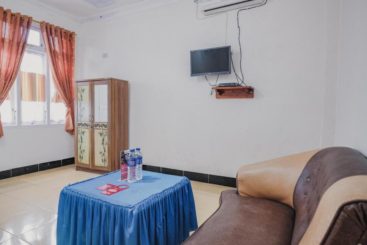 Hotel Reddoorz Syariah Near Kebun Raya Liwa Negarabatin Exterior foto