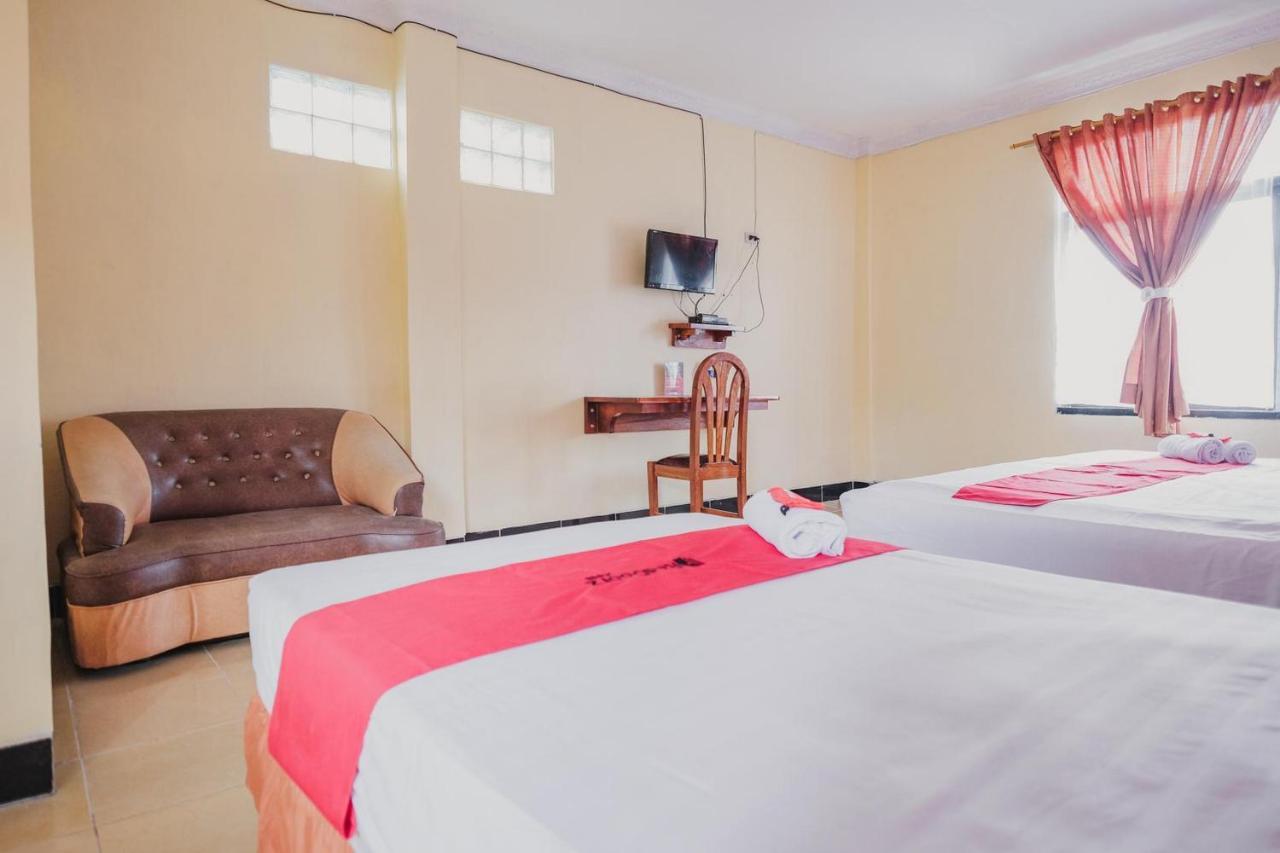 Hotel Reddoorz Syariah Near Kebun Raya Liwa Negarabatin Exterior foto