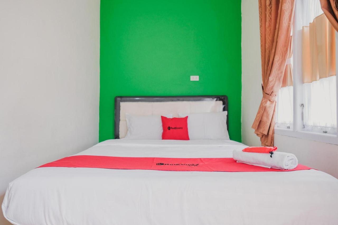 Hotel Reddoorz Syariah Near Kebun Raya Liwa Negarabatin Exterior foto